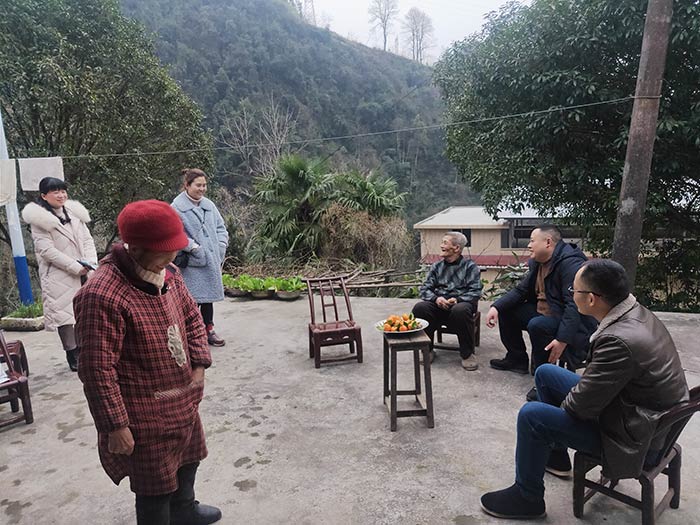 慰问胡昌满-(1)